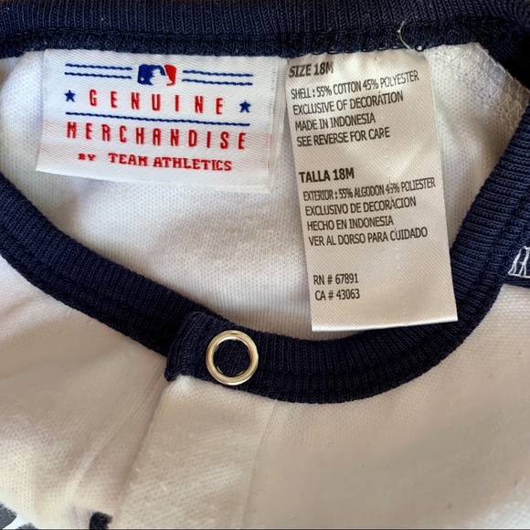 Red Sox Button Onesie - Picture 2 of 3